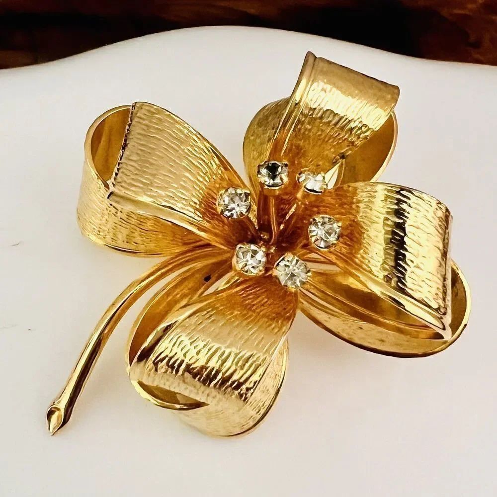Vintage 3d Brooch Large Ribbon Bow Textured Gold Tone 4313
